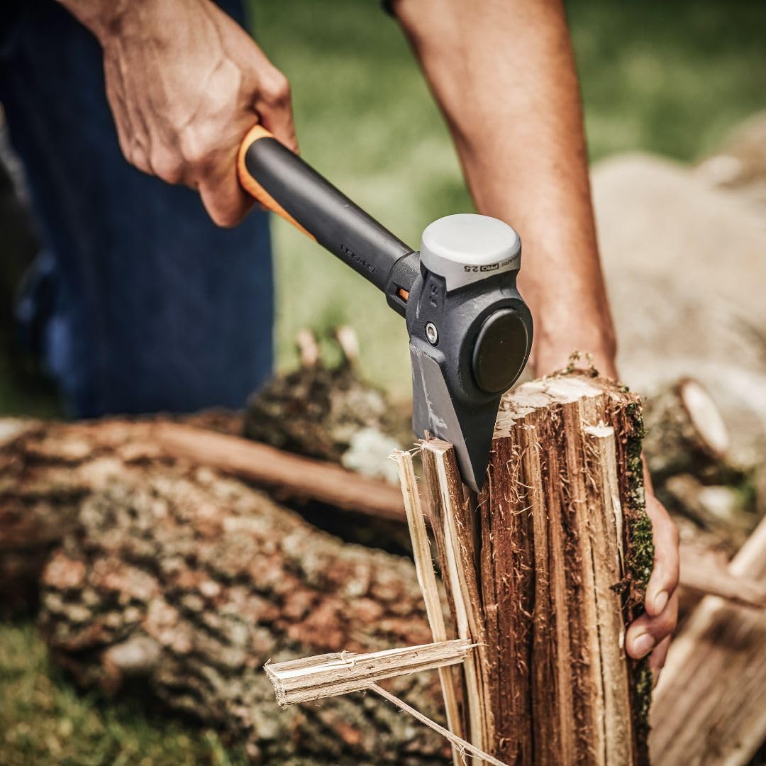Fiskars close-up of IsoCore handle emphasizing shock absorption benefit