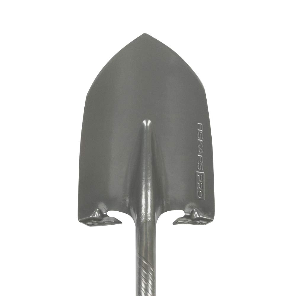 Fiskars sharpened steel blade close-up for easier soil penetration benefit