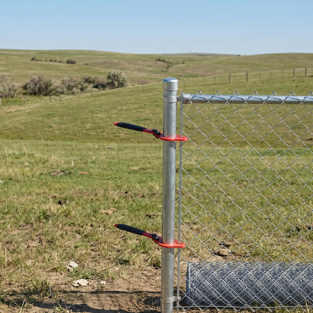 Fixum stretching chain-link panel in use demonstrating single-person operation