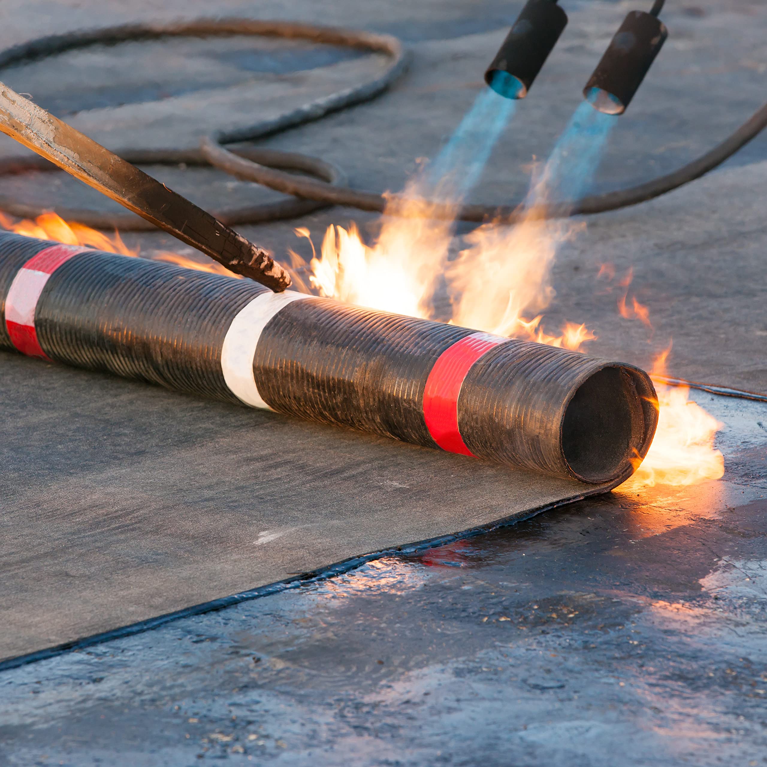 Flame King ergonomic handle and safety lever for secure operation