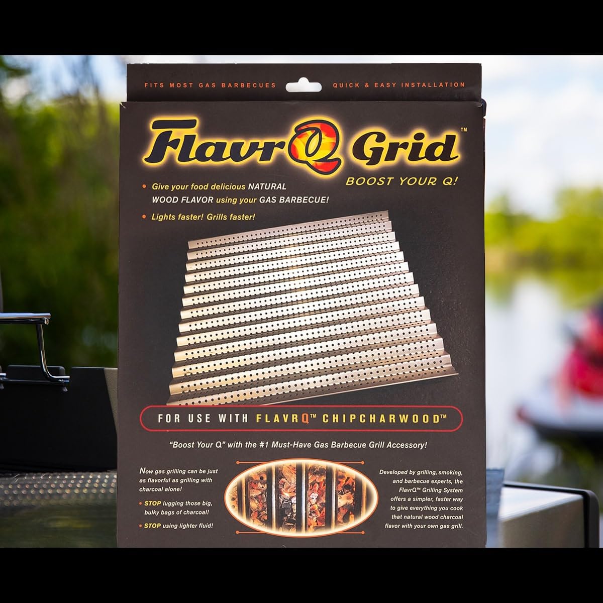 FlavrQ with grill lid closed showing contained smoke pocket for consistent flavor infusion