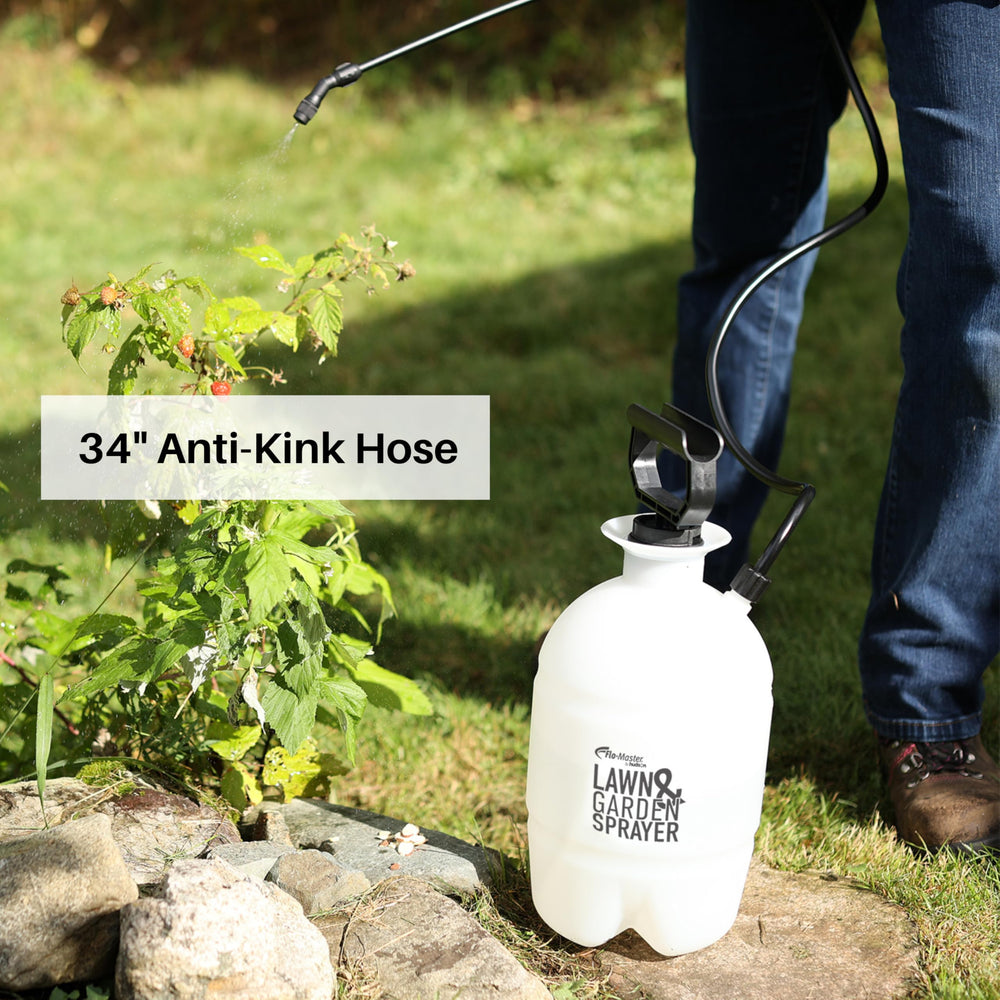 Flo-Master anti-kink hose connection for uninterrupted spraying movement
