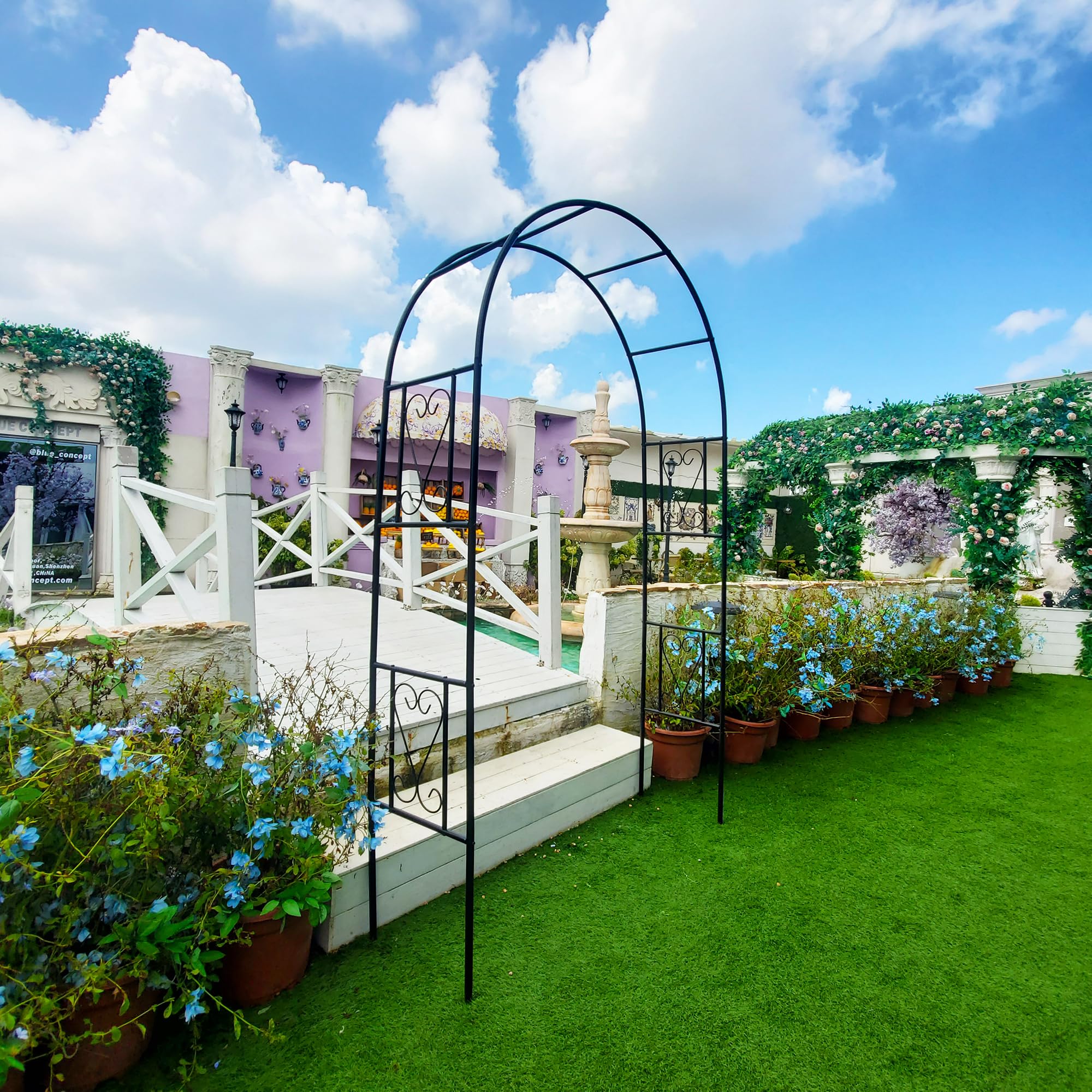 Flohover arch decorated for wedding showing event-ready romantic setting
