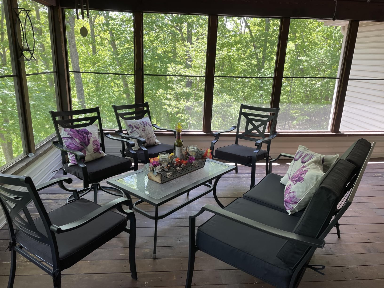 FLYMEI lifestyle backyard setting illustrating coordinated outdoor decor