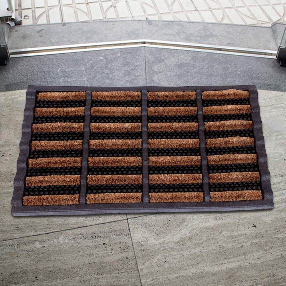 FOOTMATTERS Ninamar styled in entryway showing easy dirt control and tidy appearance