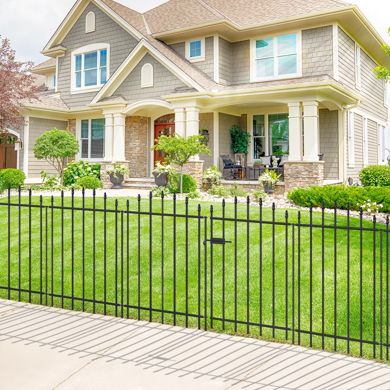 FOREHOGAR assembled fence front view showing full bundle and curb appeal