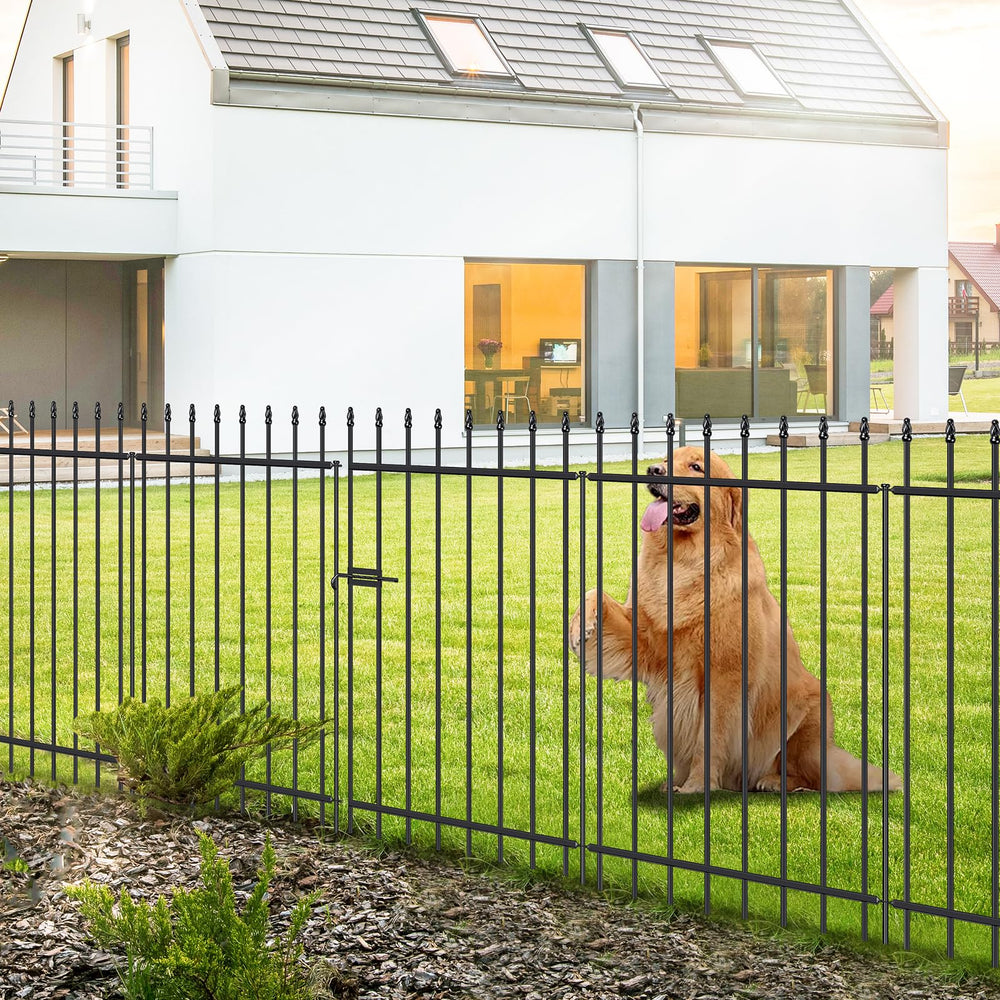 FOREHOGAR front view of gate and panels showing tidy yard boundary and curb appeal