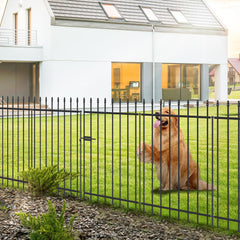 FOREHOGAR front view of gate and panels showing tidy yard boundary and curb appeal