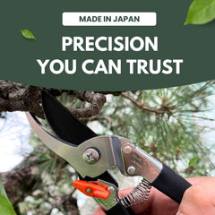 forest Originals Saboten blade close-up highlighting carbon-steel edge and long-lasting sharpness