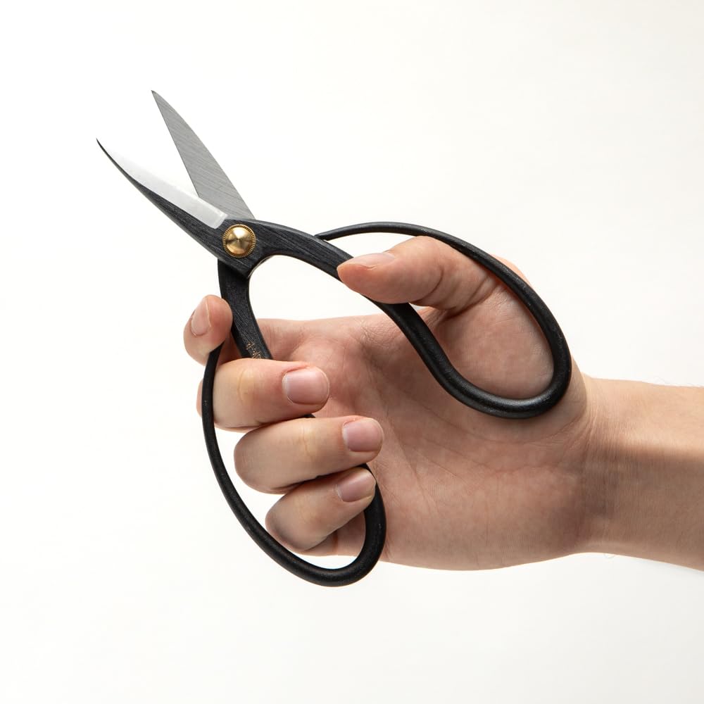 forest Originals SenkichiKin handle profile emphasizing ergonomic balance for longer sessions
