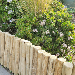 FOREVER BAMBOO curved garden border installed highlighting flexible fit