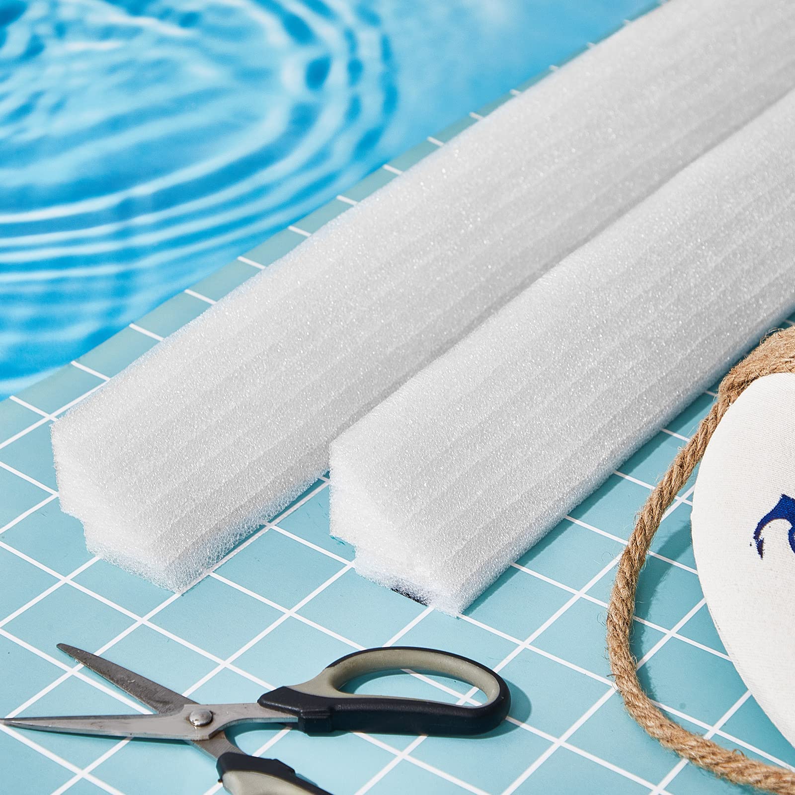 Frienda cove in outdoor pool scene highlighting discreet aesthetic