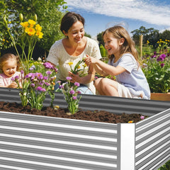 FRIZIONE raised bed planted with vegetables demonstrating efficient use of compact space