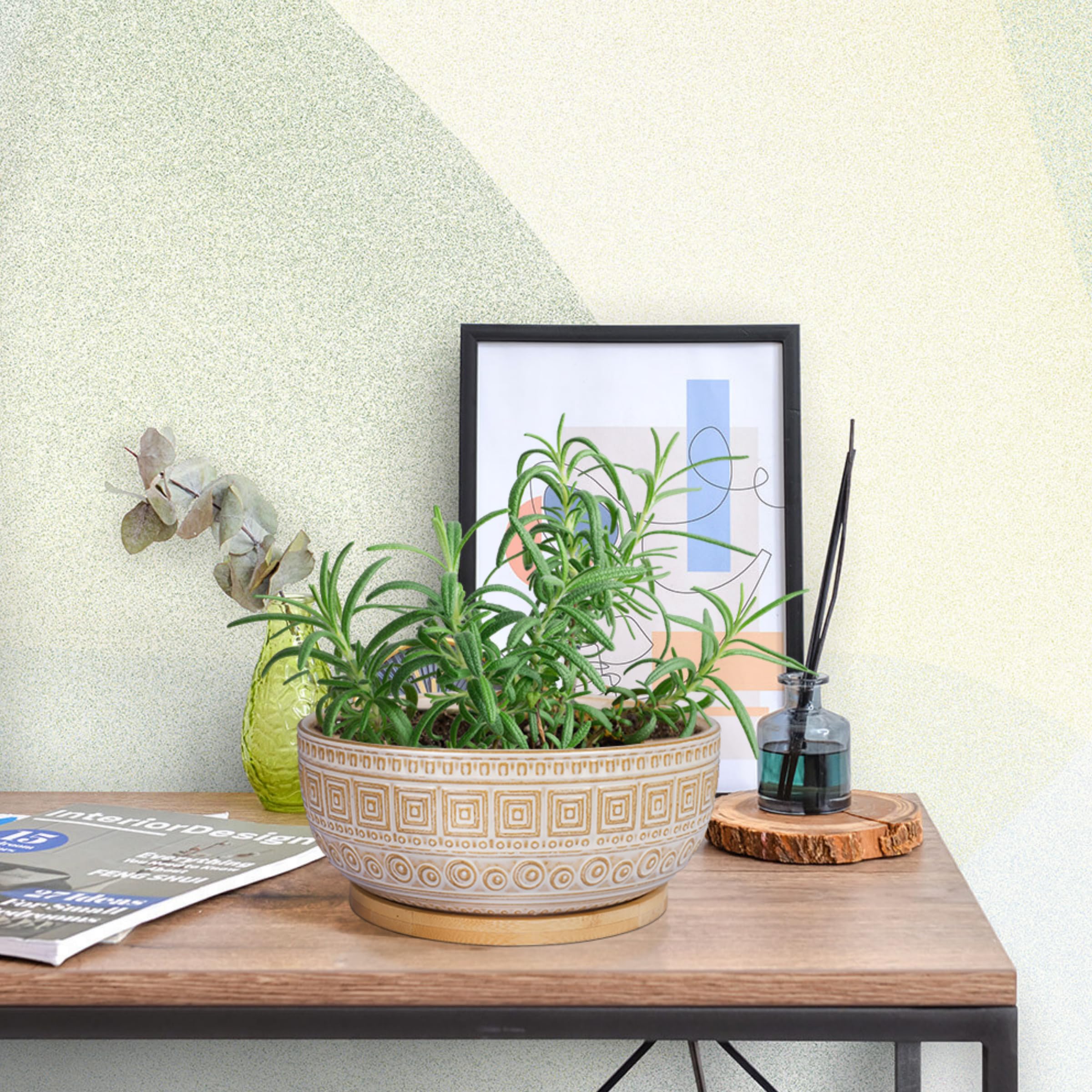 G EPGardening glaze texture closeup showing smooth finish and durable ceramic