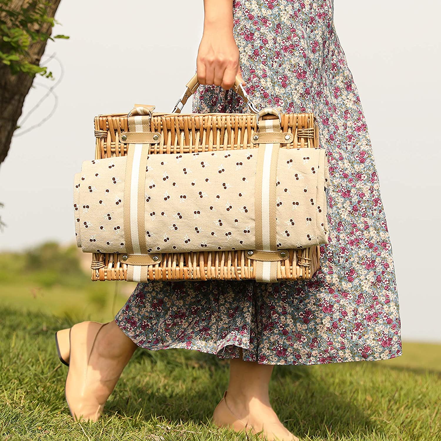 G GOOD GAIN basket interior with organized compartments keeping items secure