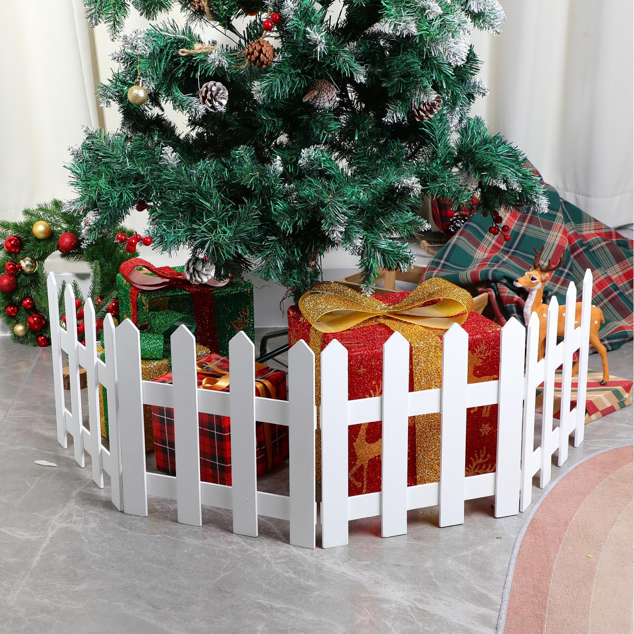 GANAZONO painted fence decorated with holiday motifs for personalized displays