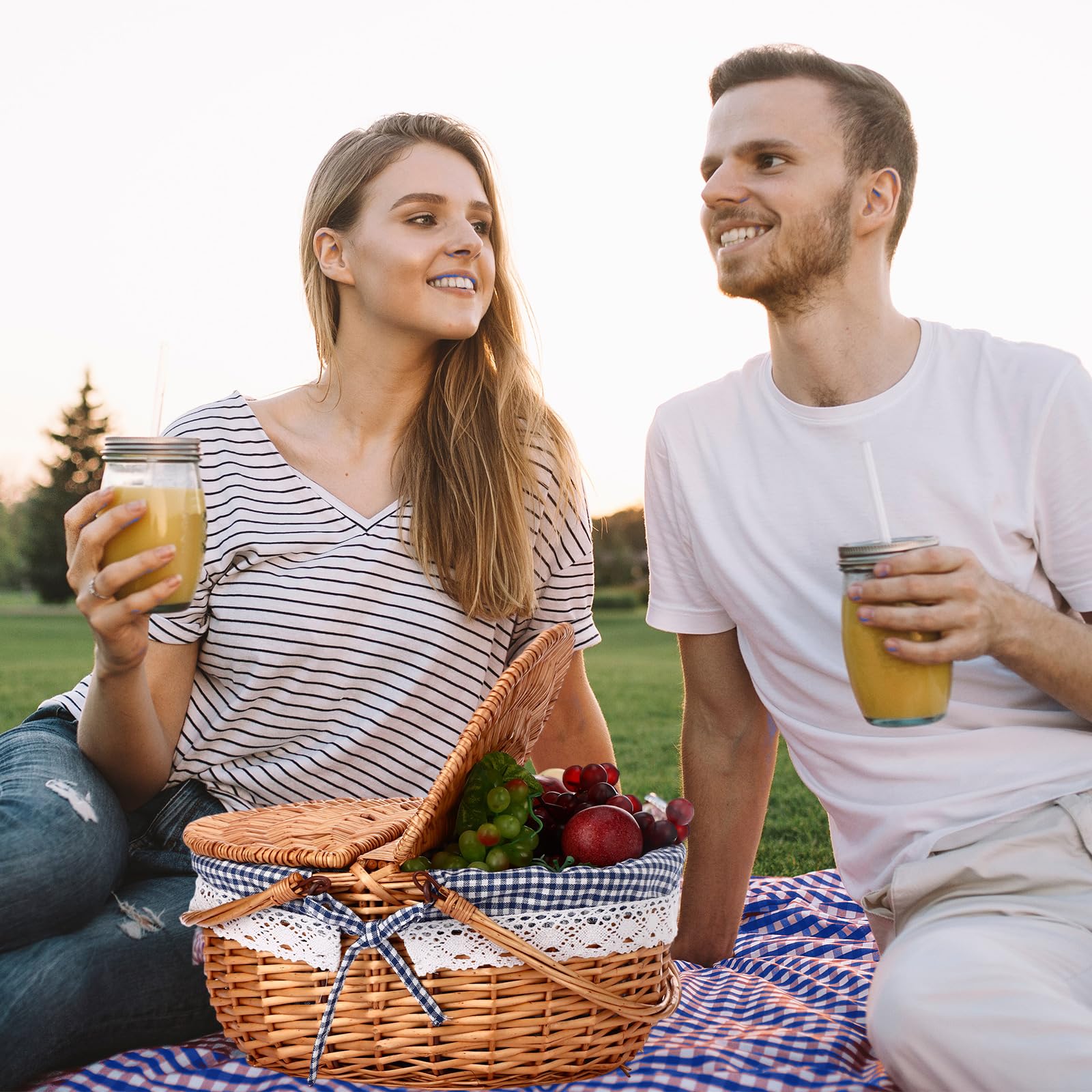 Gandeer picnic set on grass in park showing ready-to-use lifestyle setup