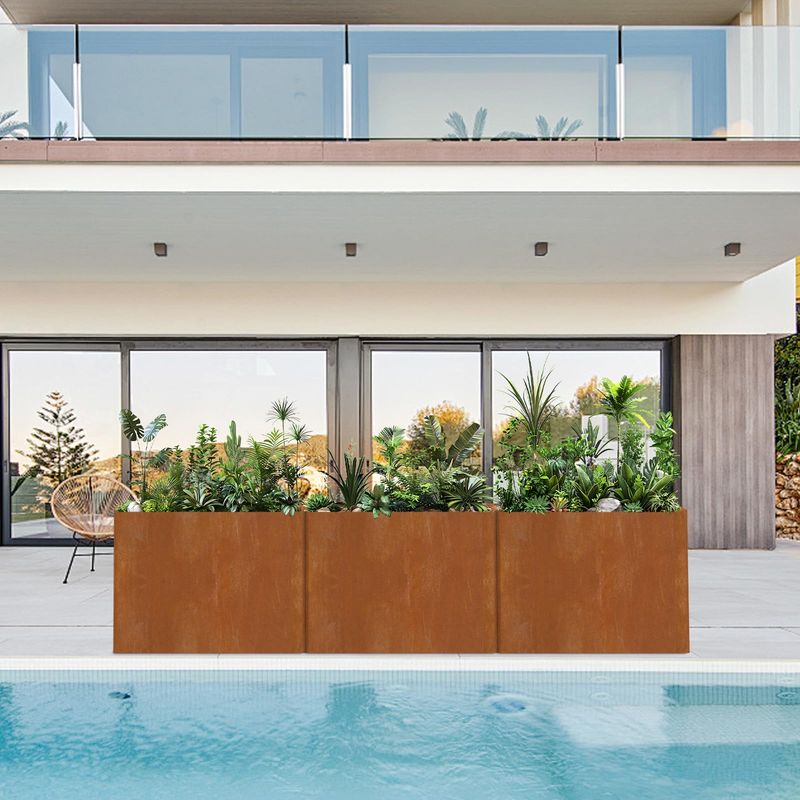Ganeekiron planter placed on balcony illustrating urban gardening and visual impact