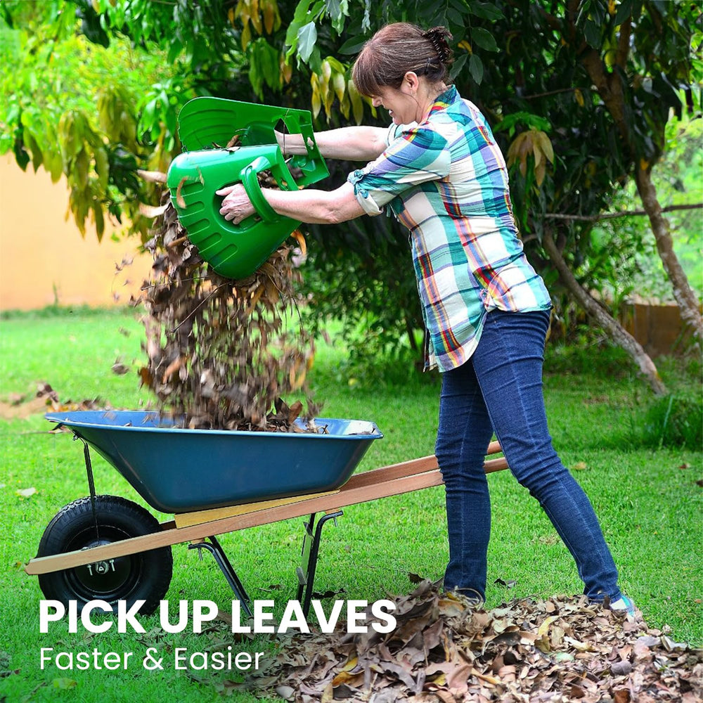 GARDEASE scooping wet leaves without spills for efficient cleanup