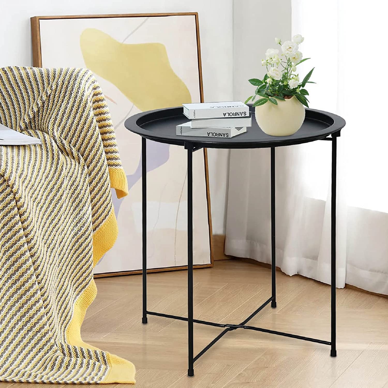 Garden 4 you removable tray lifted from frame highlighting serving versatility and portability