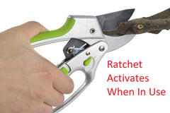 GARDEN GURU ergonomic handle close-up offering comfortable non-slip grip