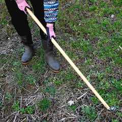 Garden Helper close-up of wavy blade showing rust-resistant stainless steel and cutting precision
