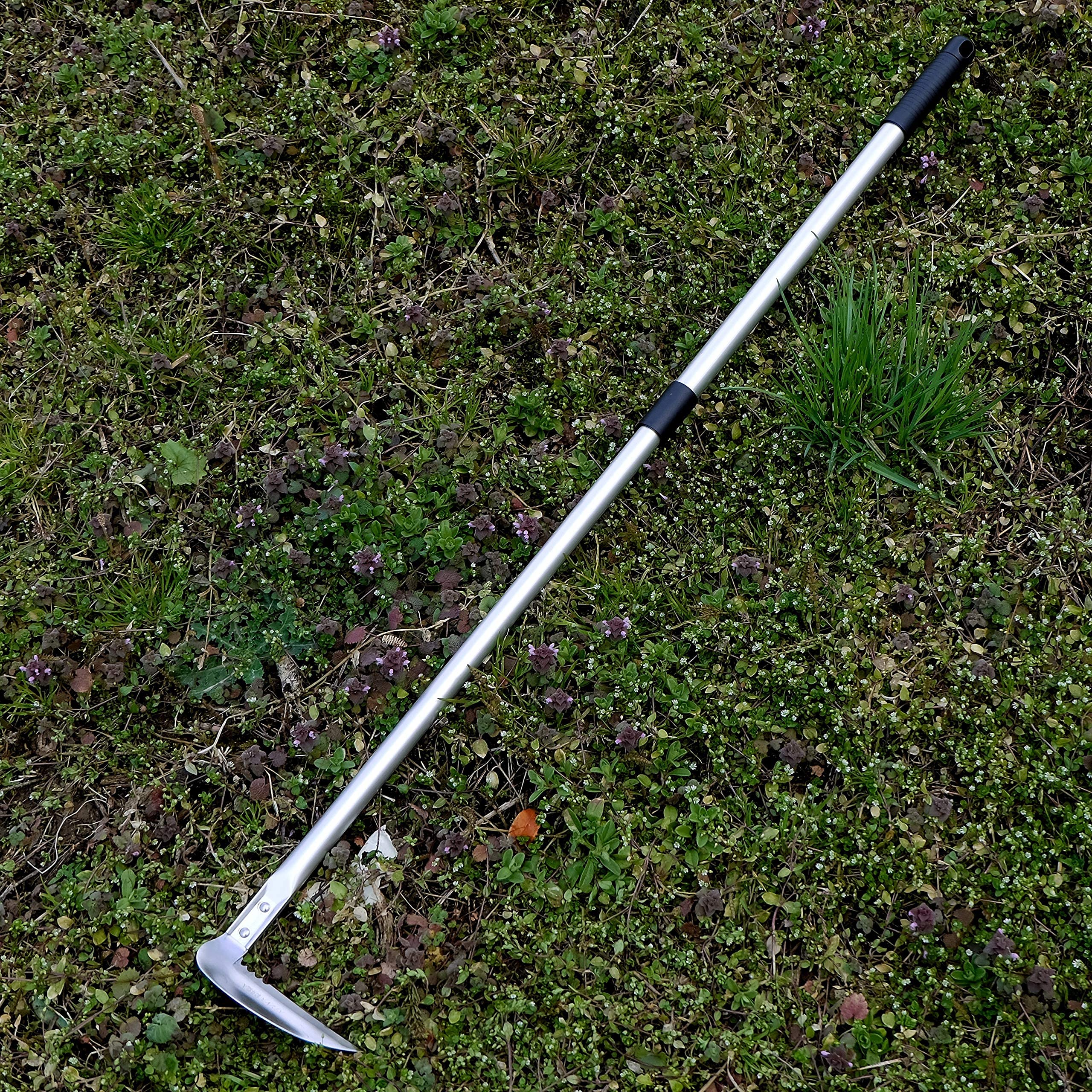 Garden Helper serrated blade detail for cutting tough grass and fibrous weeds efficiently