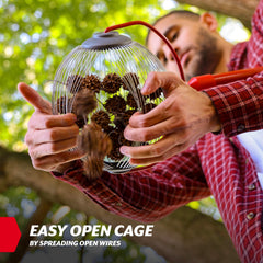 GARDEN WEASEL handle grip close-up for ergonomic comfort during long cleanups