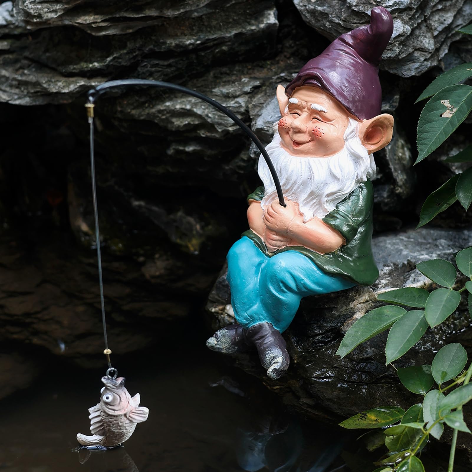GARDEN WHISPER side profile showing gnome’s relaxed fishing posture