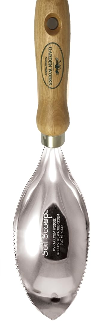 Garden Works Soil Scoop front view showing sturdy stainless blade and ergonomic recycled handle for control