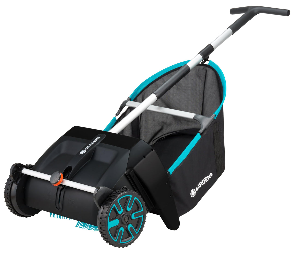 GARDENA front view of sweeper showing wide brush and hopper for efficient pickup