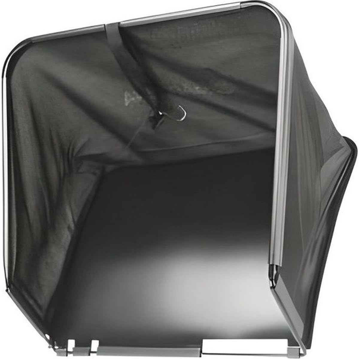 Gardena breathable fabric close-up highlighting airflow and reduced moisture