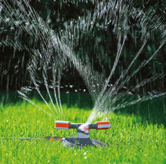 Gardena Mambo rotating head detail highlighting adjustable spray precision benefit