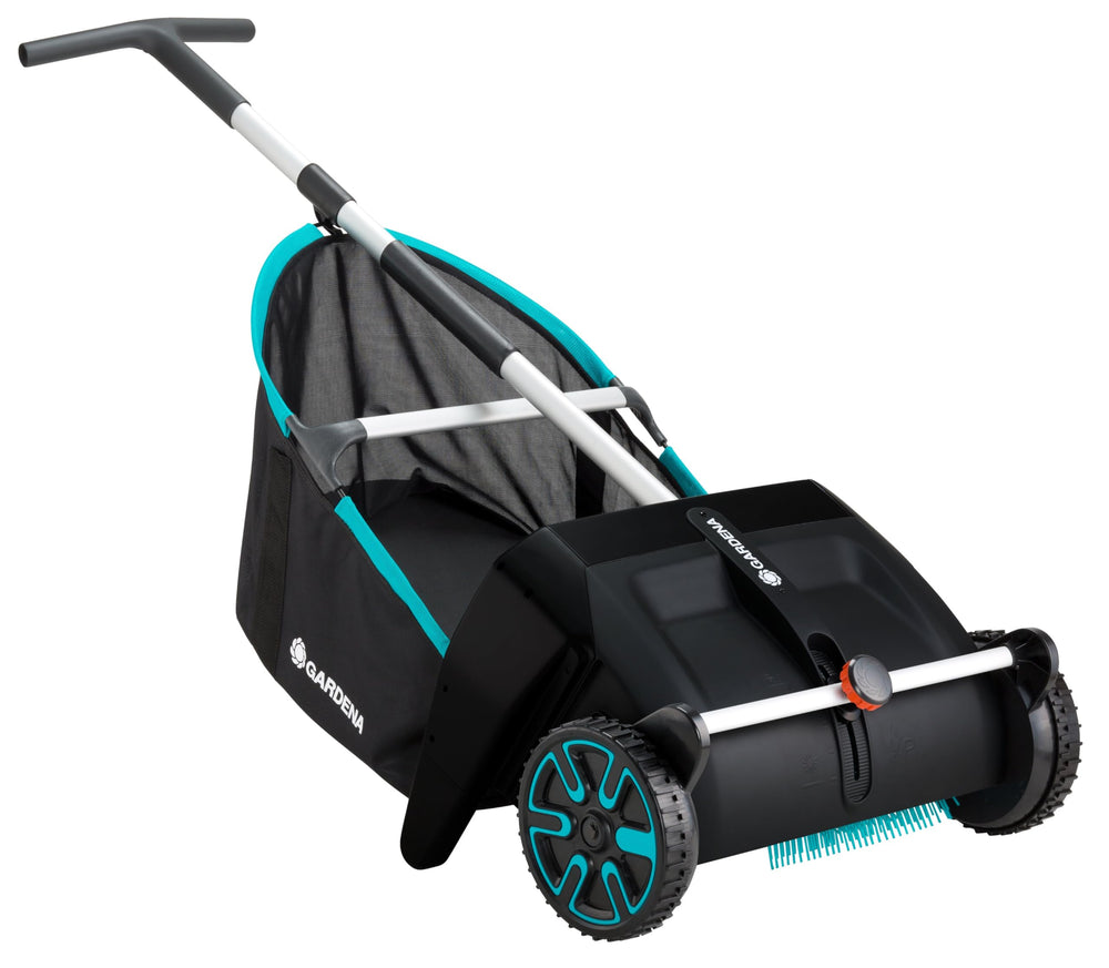 GARDENA mesh hopper close-up displaying roomy 3.2 cu ft collection capacity