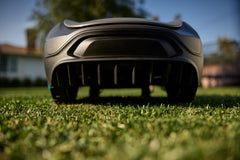 GARDENA SILENO flex side profile illustrating slim silhouette and movement