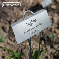GardenMate multiple labels in a garden bed showing tidy rows and visibility