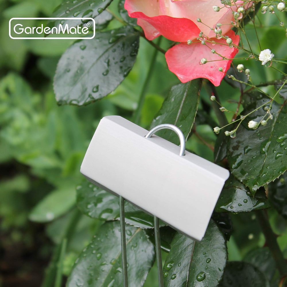 GardenMate 21-inch stake in garden bed demonstrating visible height above foliage