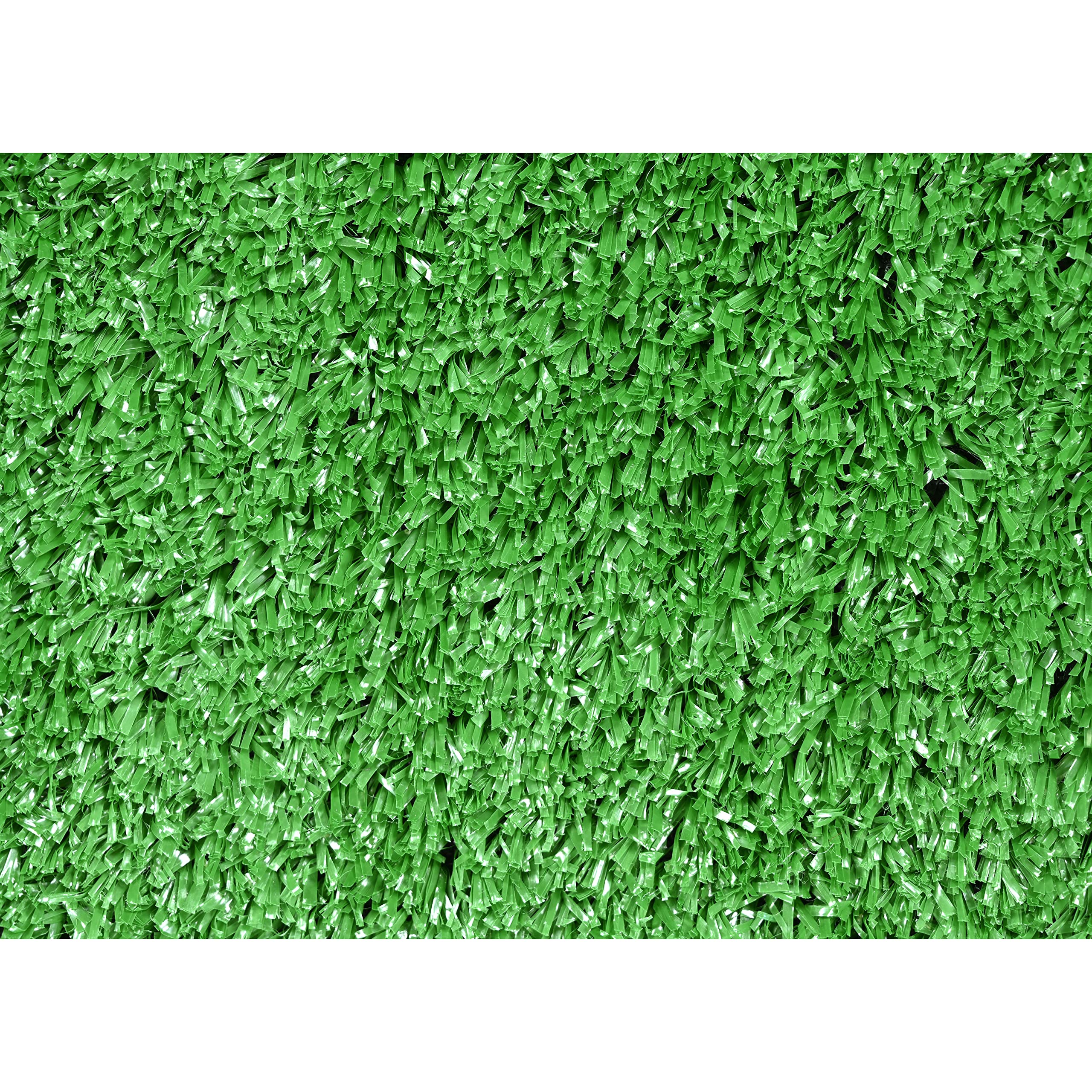 Garland Rug junto a sofá, muestra escala y cobertura práctica