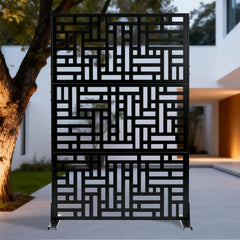 Garvee front panel overview showing full freestanding privacy benefits