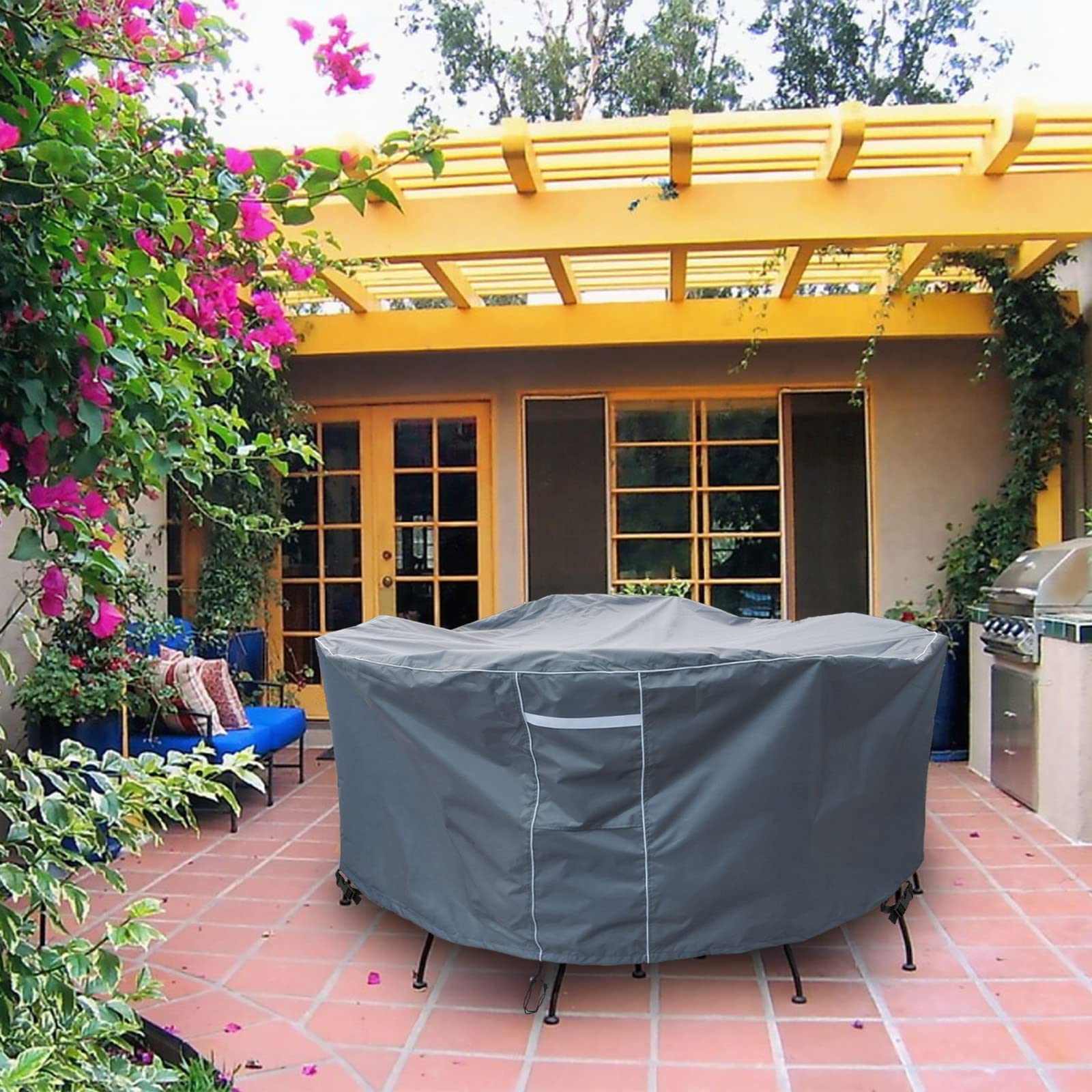 Gasadar size comparison with chair showing fit for 62-inch round sets