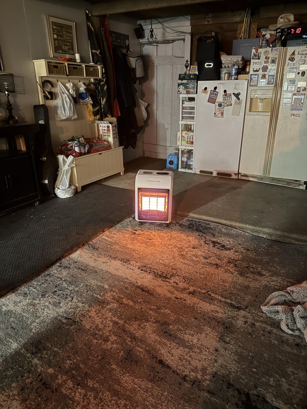 GASLAND side profile highlighting radiant heating element and quiet operation benefit