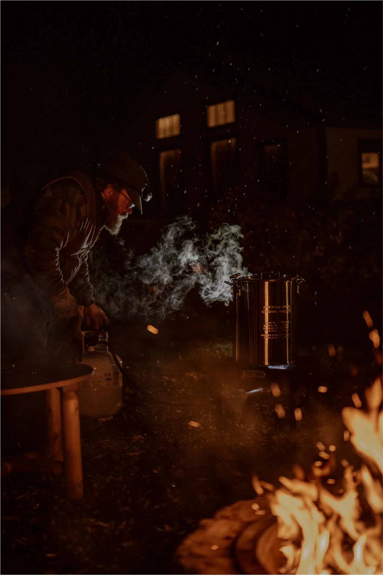 Gas One set in backyard seafood boil scene illustrating social cooking advantage