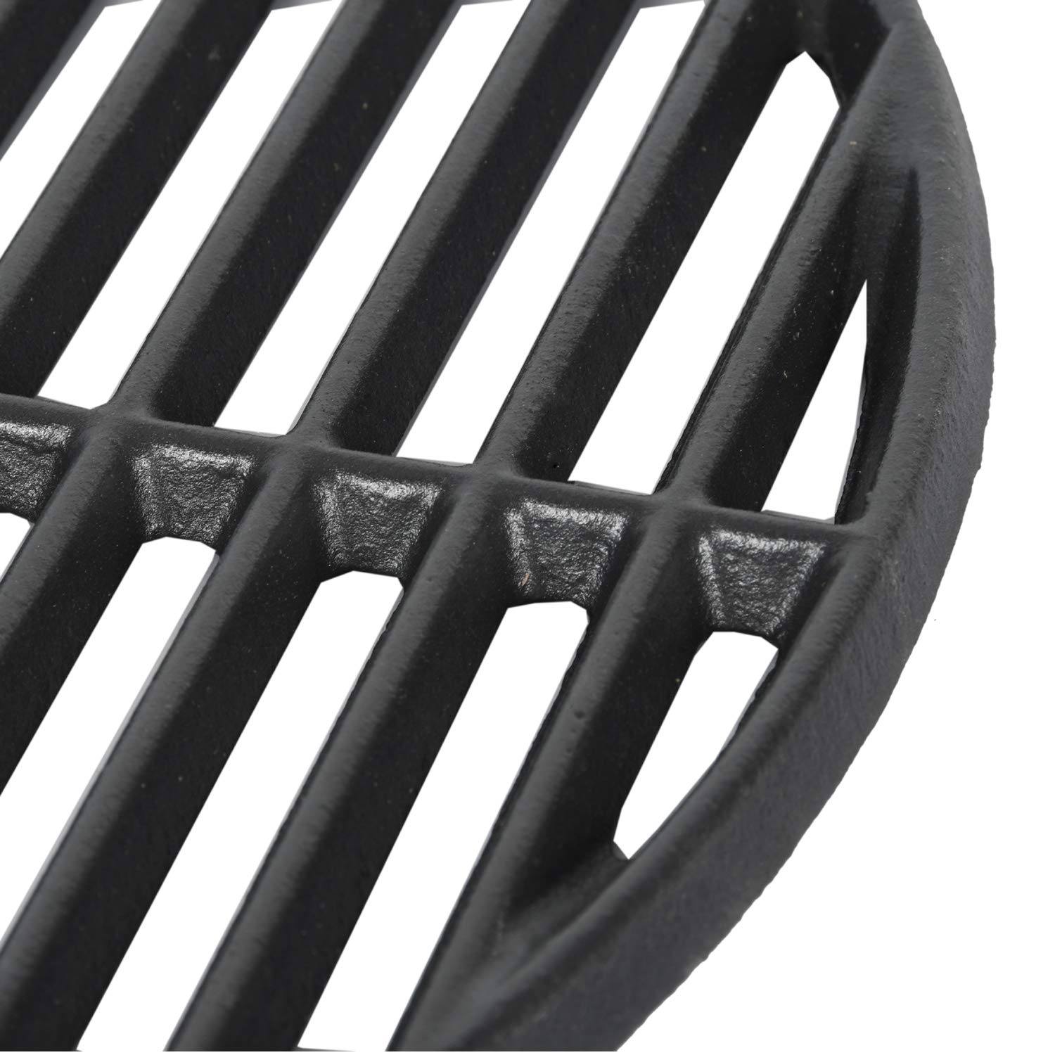 GasSaf grate installed in an 18-inch kamado grill for even heat distribution