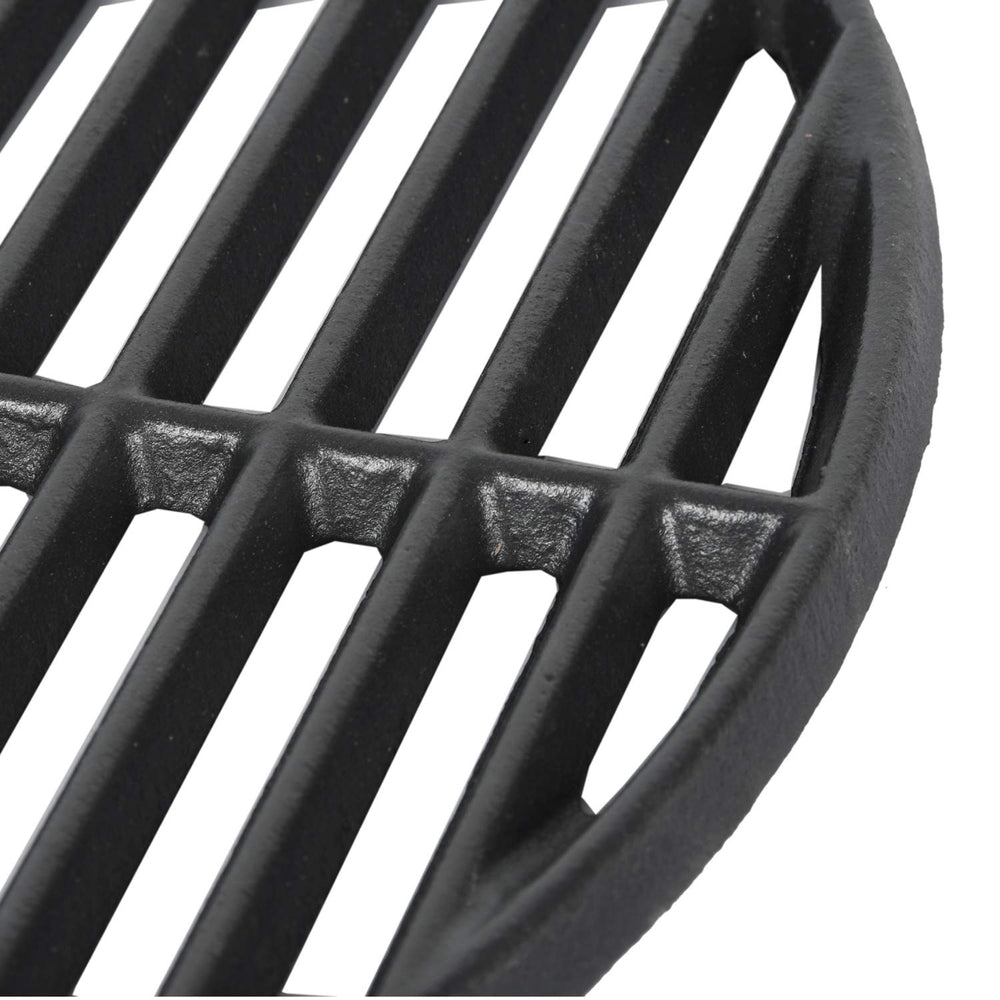GasSaf grate installed in an 18-inch kamado grill for even heat distribution