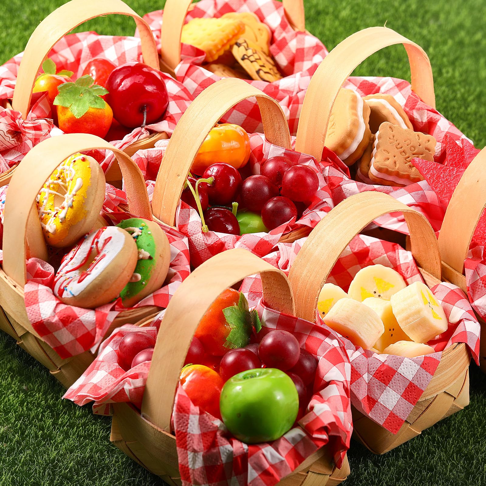 Geelin basket handle detail demonstrating simple carry and display benefit
