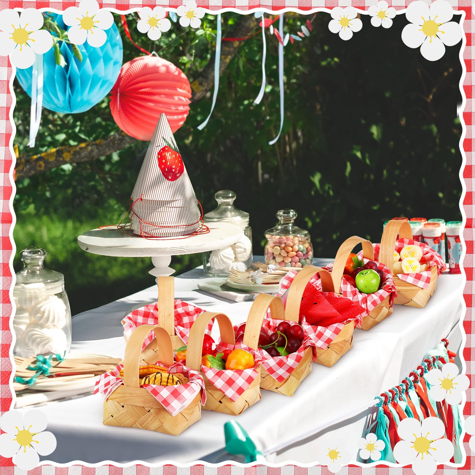 Geelin clustered baskets as table centerpiece creating instant picnic ambiance