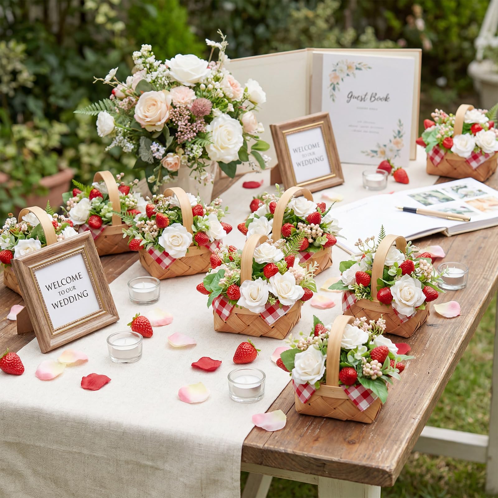 Geelin baskets holding small bread rolls, useful for serving and styling