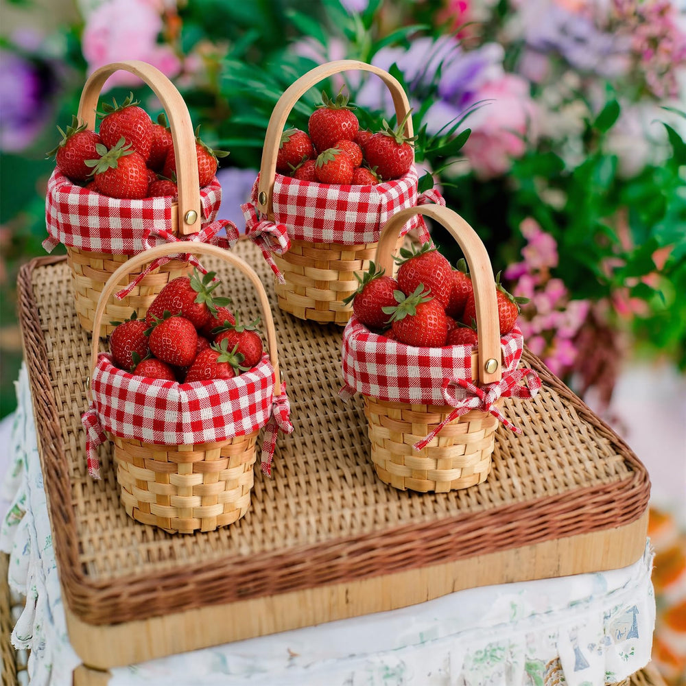 Geelin baskets styled on a wedding table offering rustic charm and coordinated favors