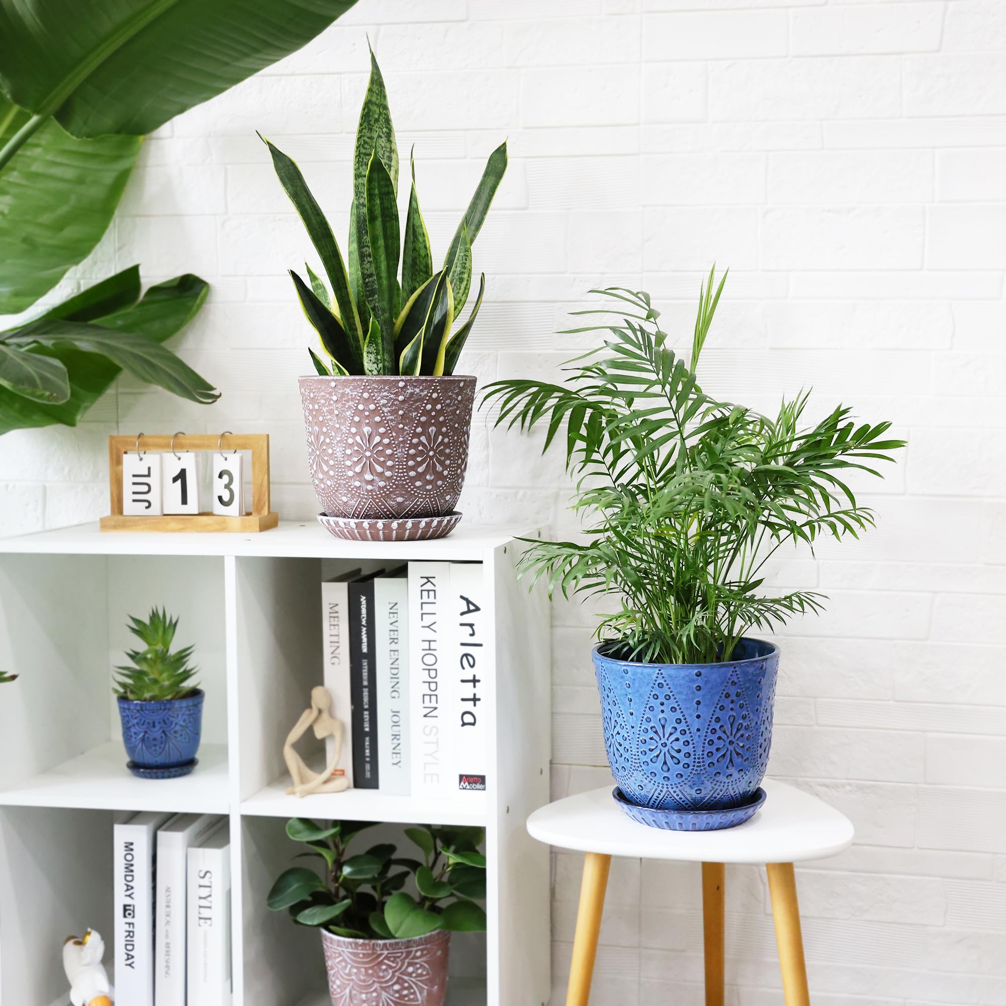 Gepege pot held in hand for scale, showing compact size ideal for tabletops and shelves