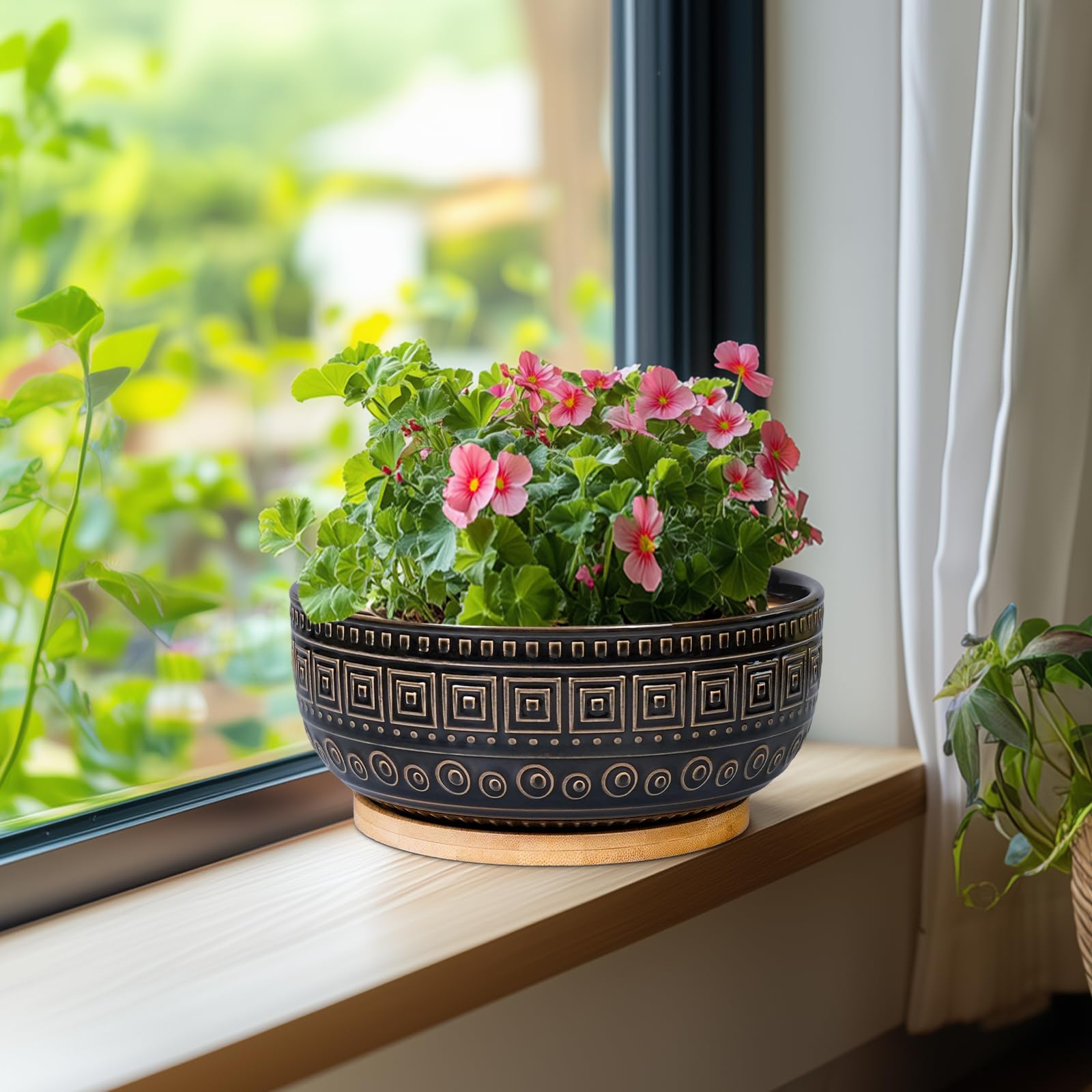 G EPGardening planter beside a ruler illustrating 8.07-inch width and shallow depth